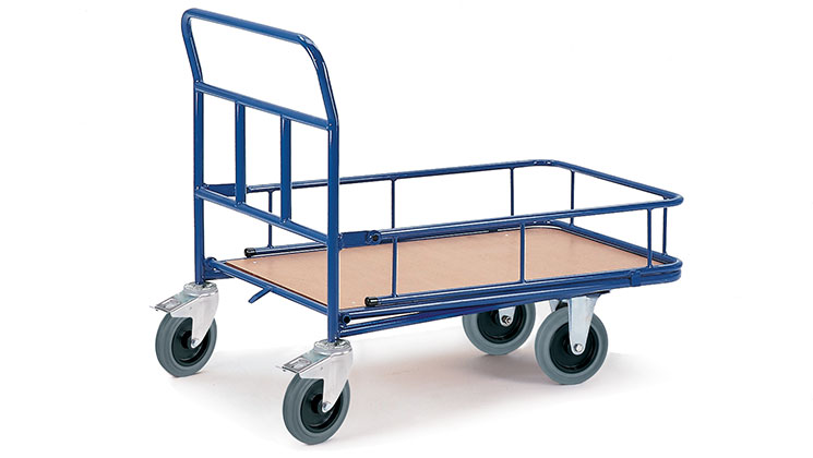 Chariot emboîtable à ridelles relevables